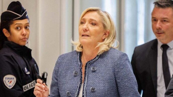 Aşırı sağcı Le Pen kendini İmamoğlu örneğiyle savundu
